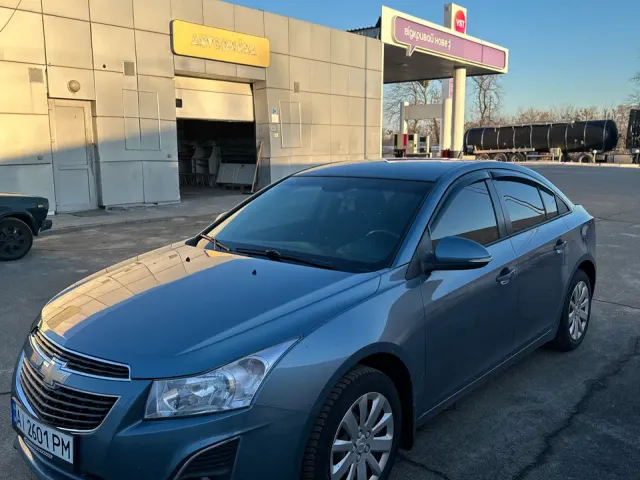 Chevrolet Cruze - фото 1