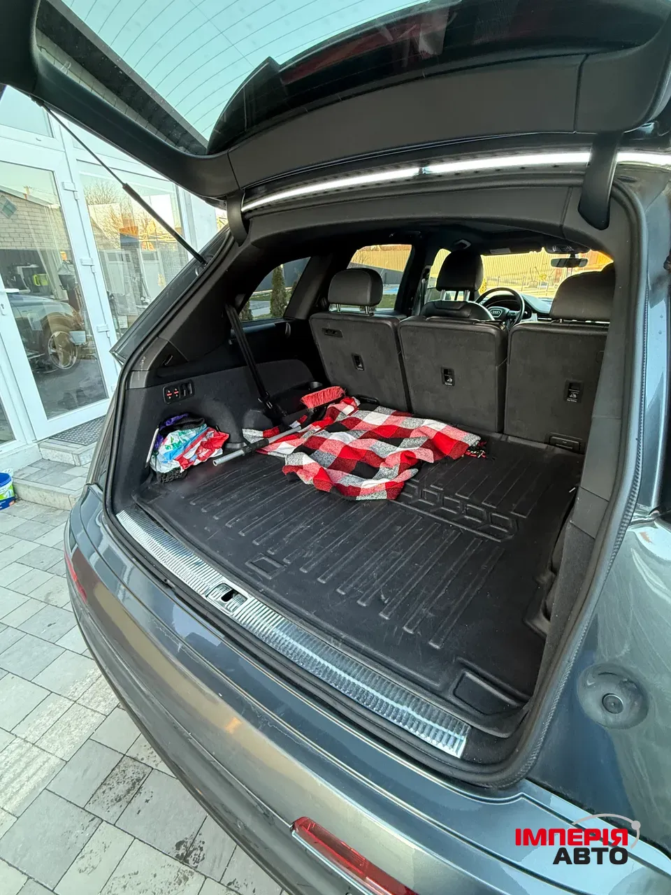 Audi Q7 - фото 17