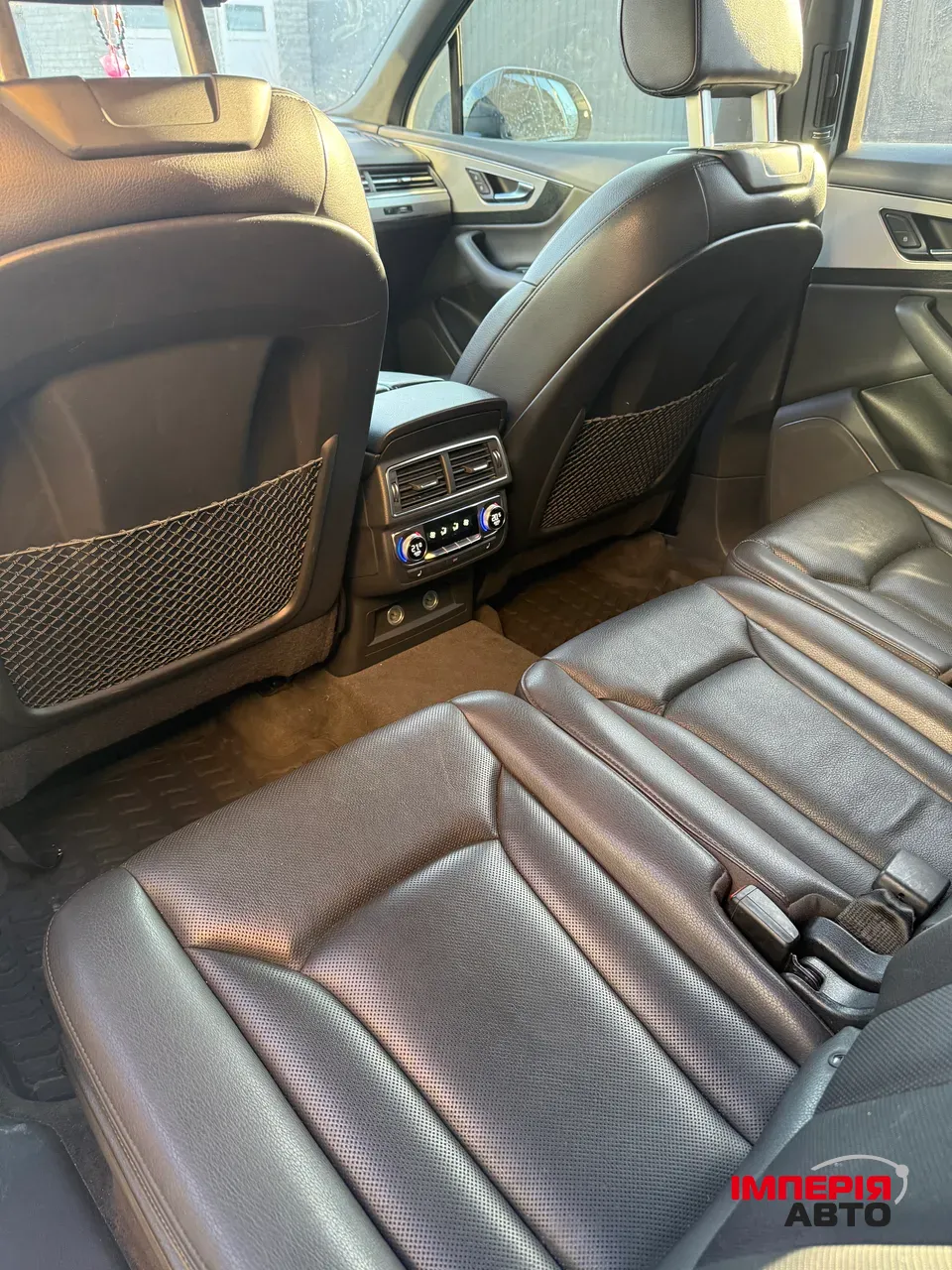 Audi Q7 - фото 30