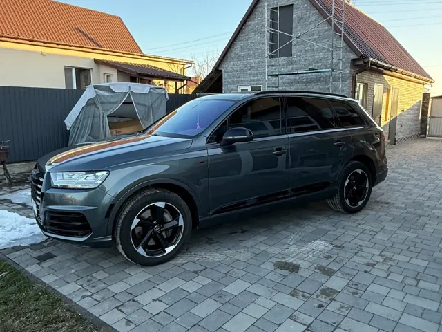 Audi Q7 - фото 5