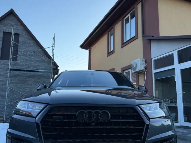 Audi Q7 - фото 4
