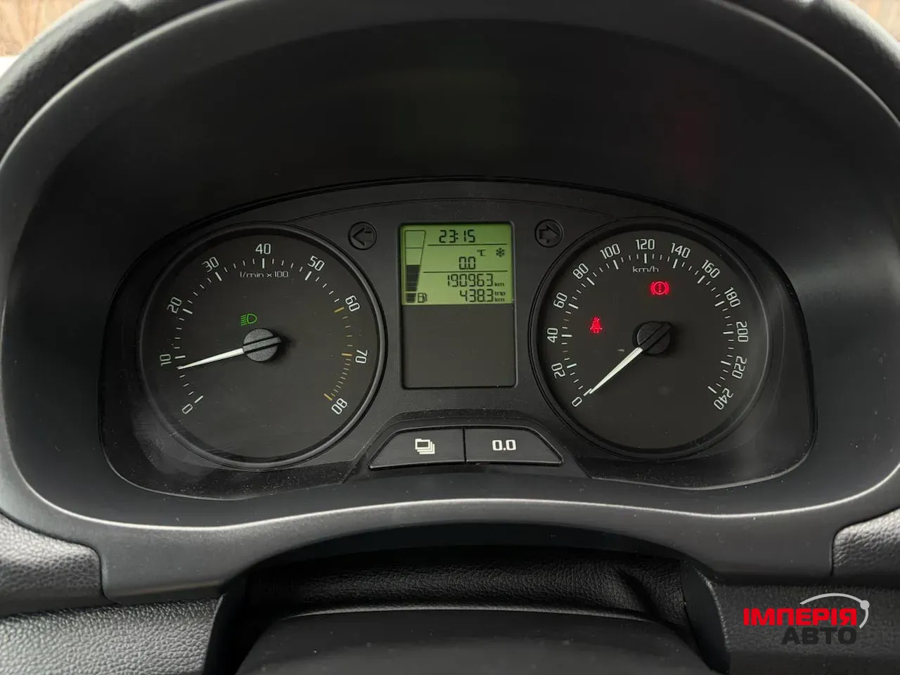 Skoda Fabia - фото 12