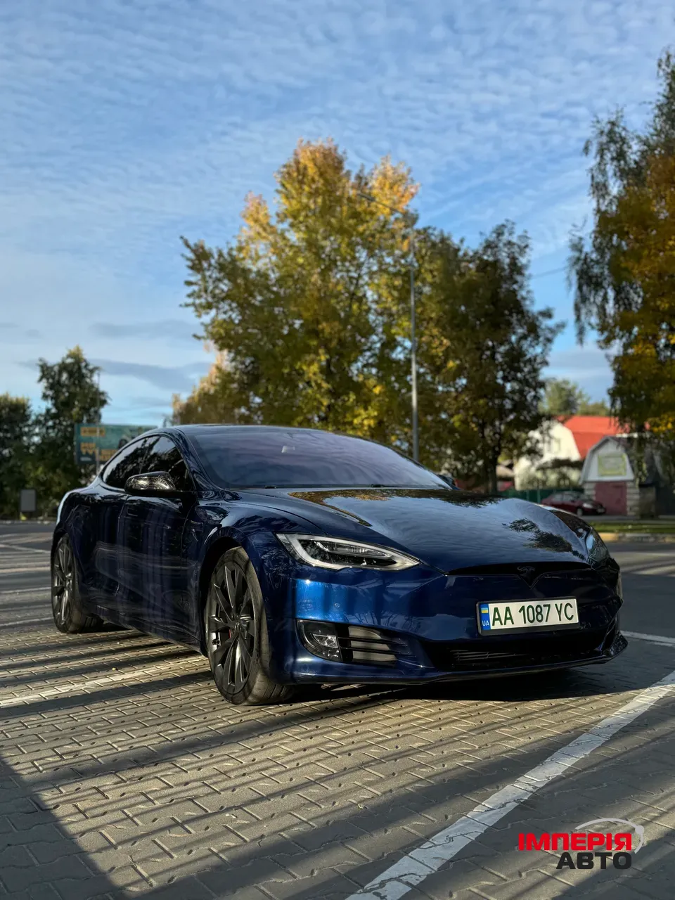 Tesla Model S - фото 1
