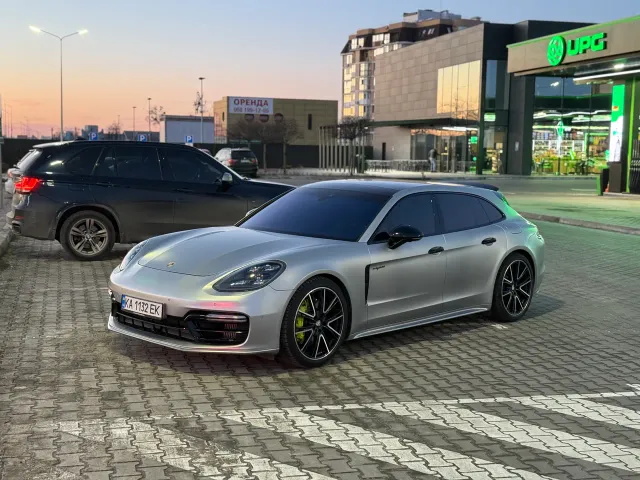 Porsche Panamera - фото 1