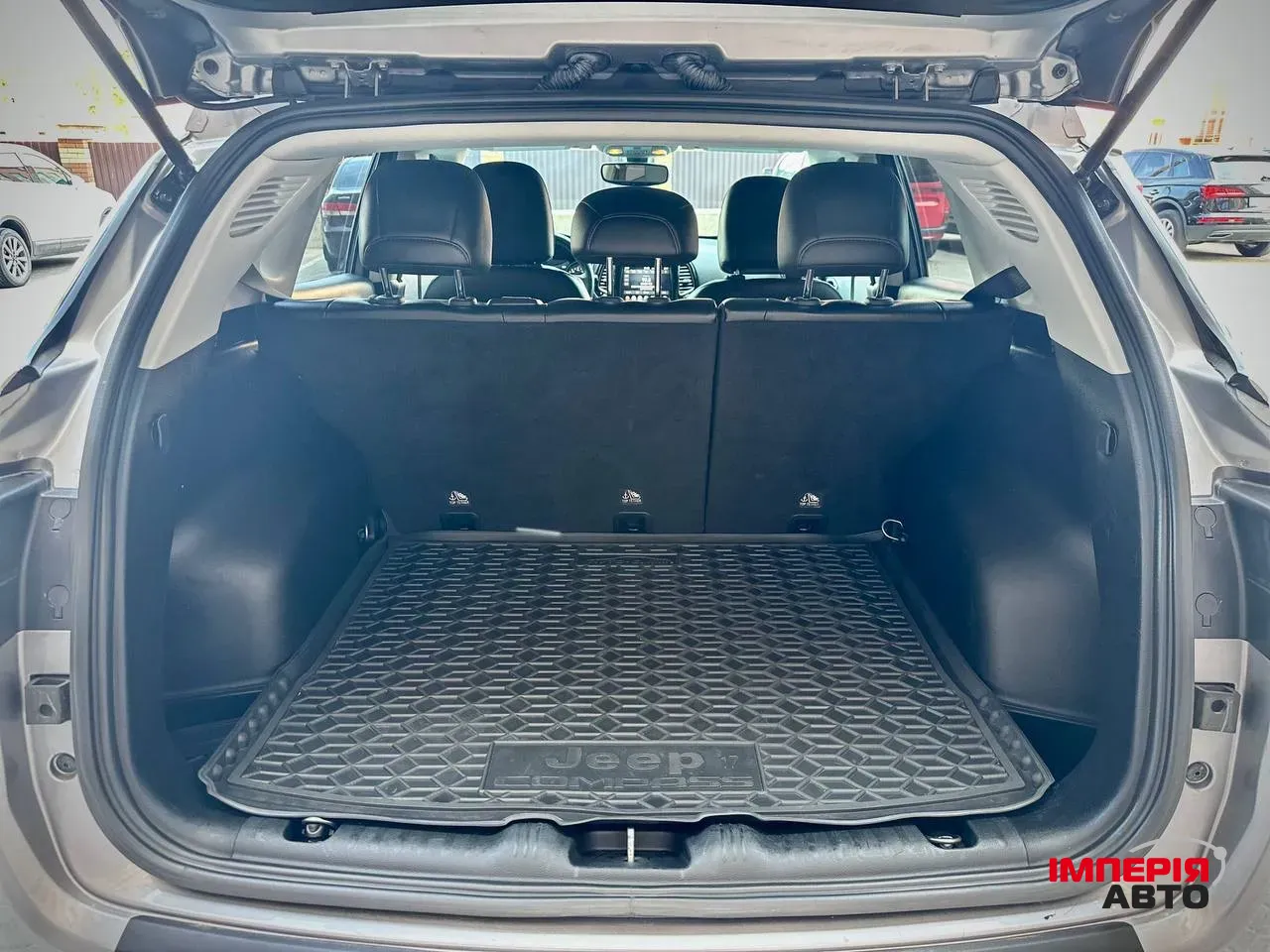 Jeep Compass - фото 9