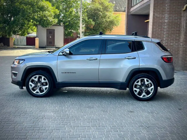 Jeep Compass - фото 2