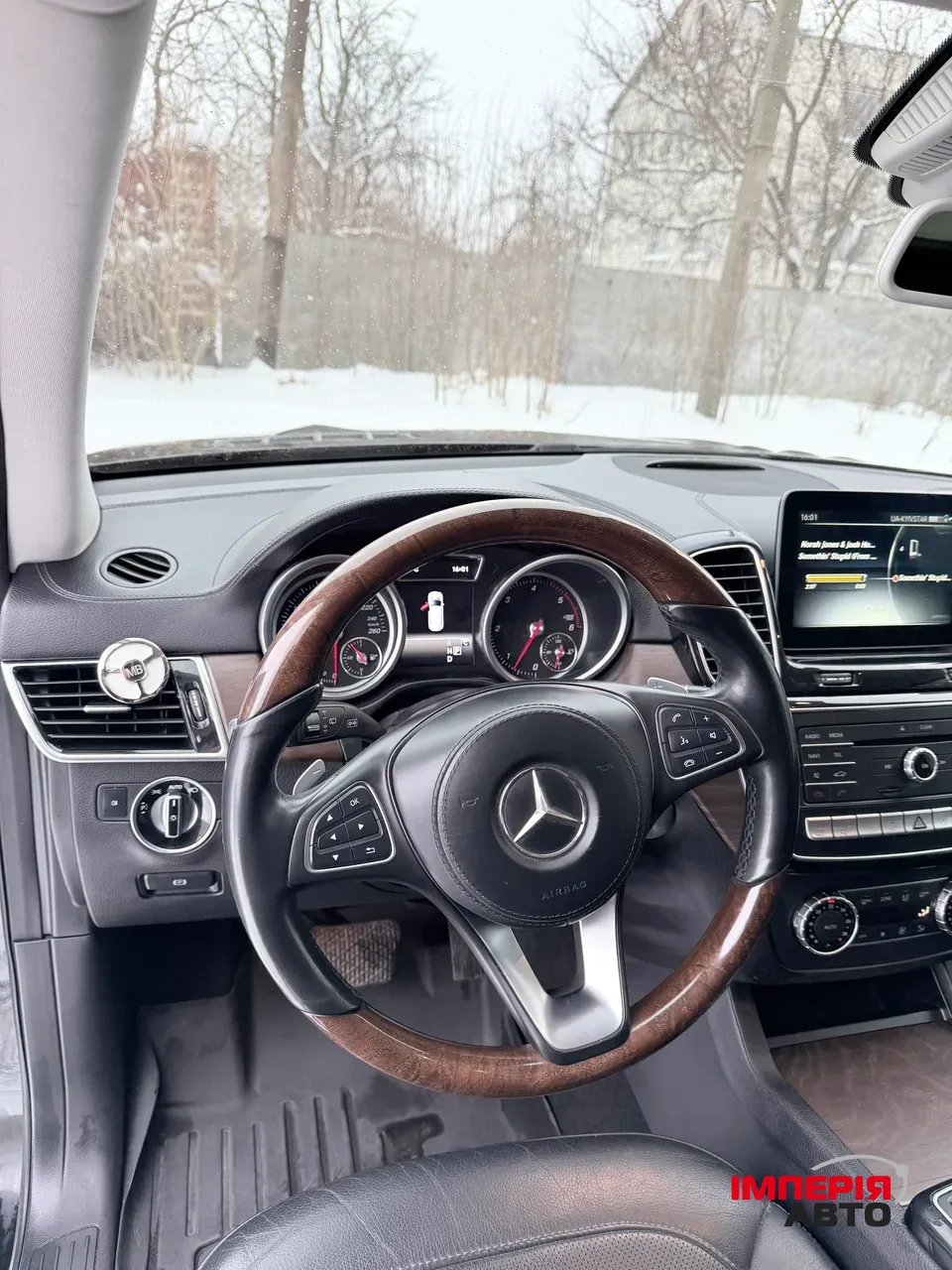 Mercedes-Benz GLS - фото 18