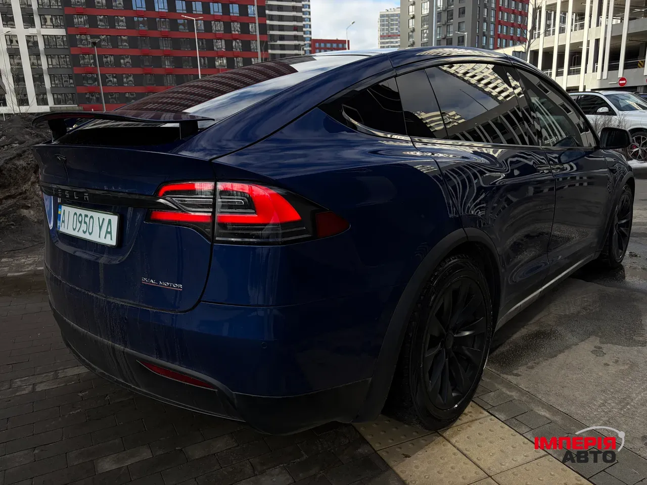 Tesla Model X - фото 8