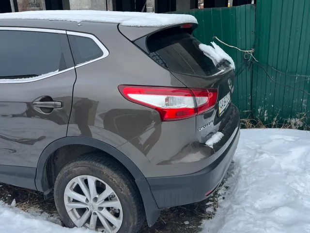 Nissan Qashqai - фото 1