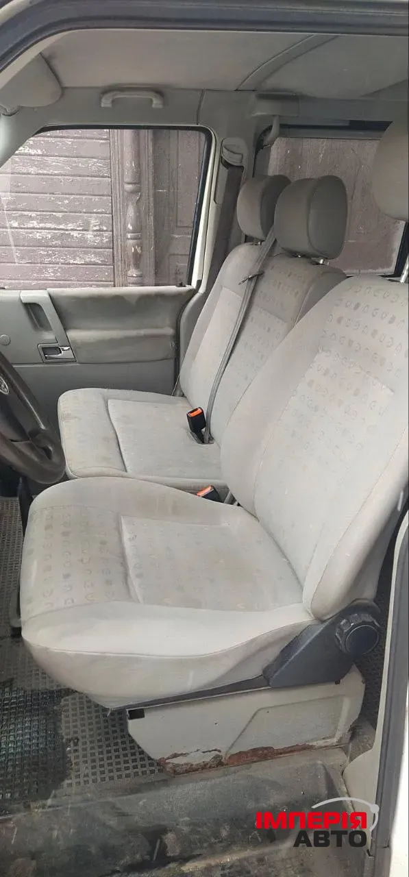 Volkswagen Caravelle - фото 2