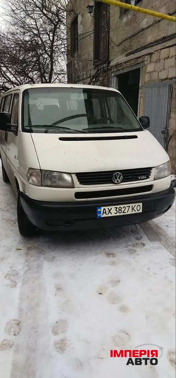 Volkswagen Caravelle - фото 1
