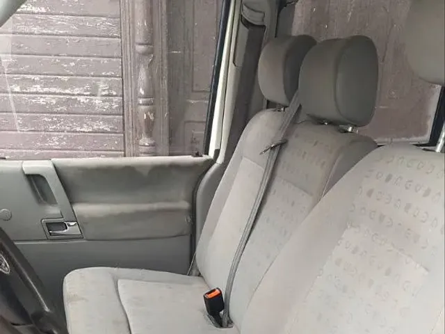 Volkswagen Caravelle - фото 2