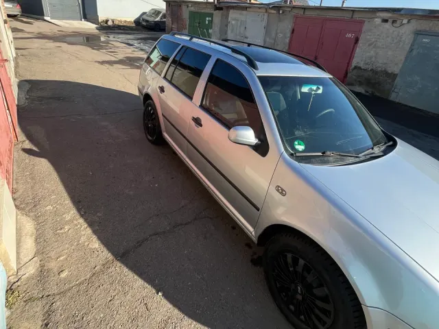 Volkswagen Golf - фото 2