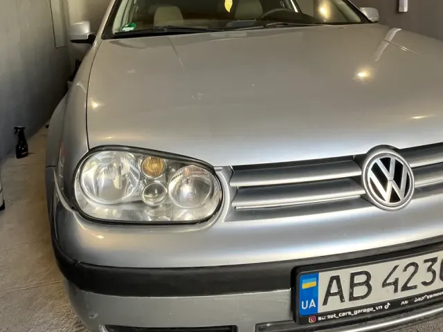 Volkswagen Golf - фото 1