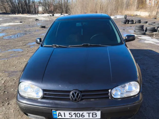 Volkswagen Golf - фото 1