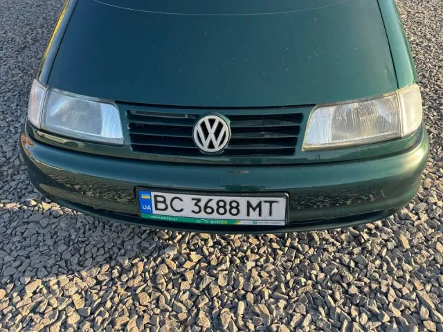 Volkswagen Sharan - фото 1