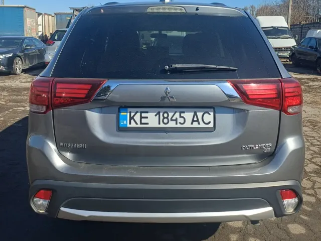 Mitsubishi Outlander - фото 4