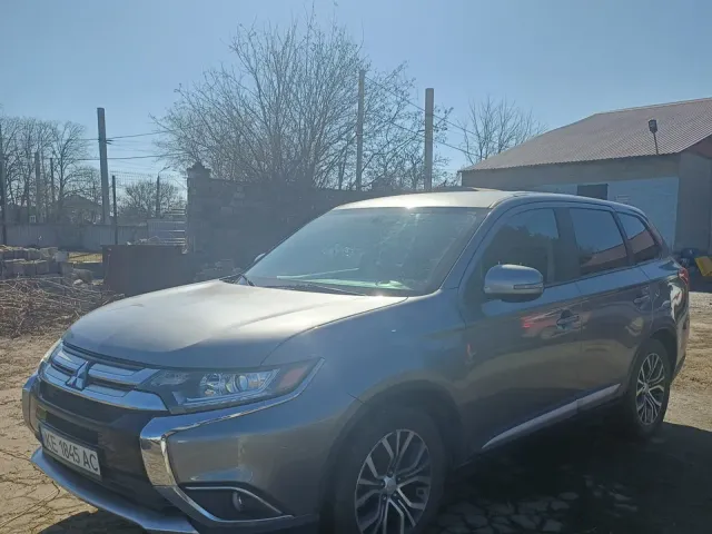 Mitsubishi Outlander - фото 2