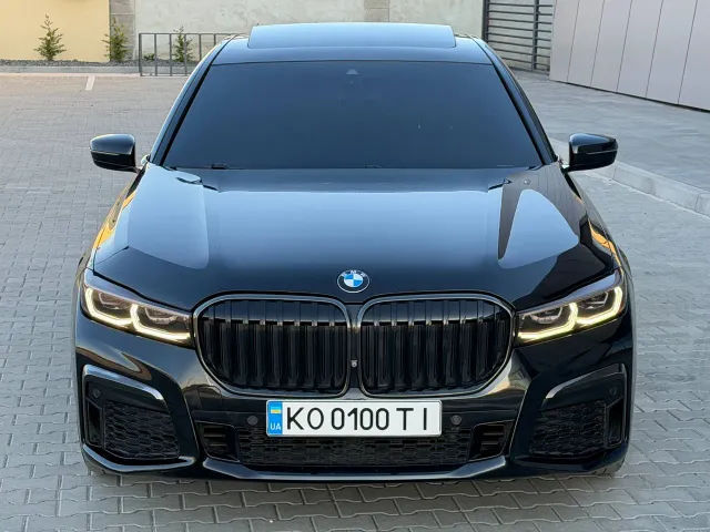 BMW 7 серії - фото 1