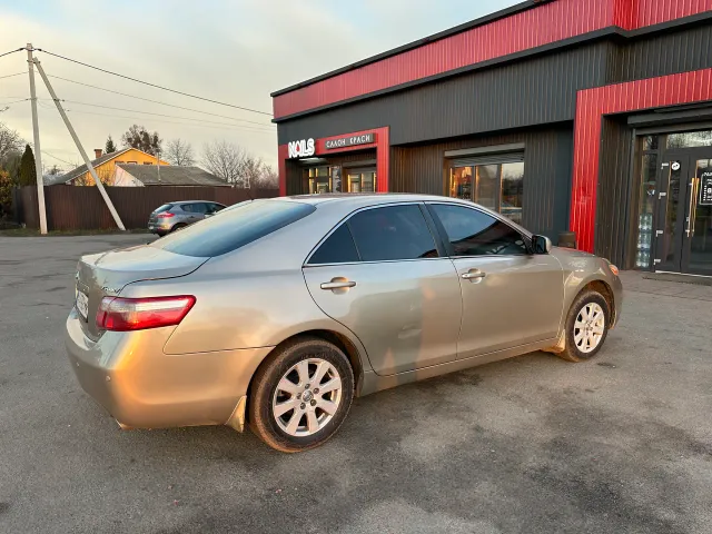 Toyota Camry - фото 4