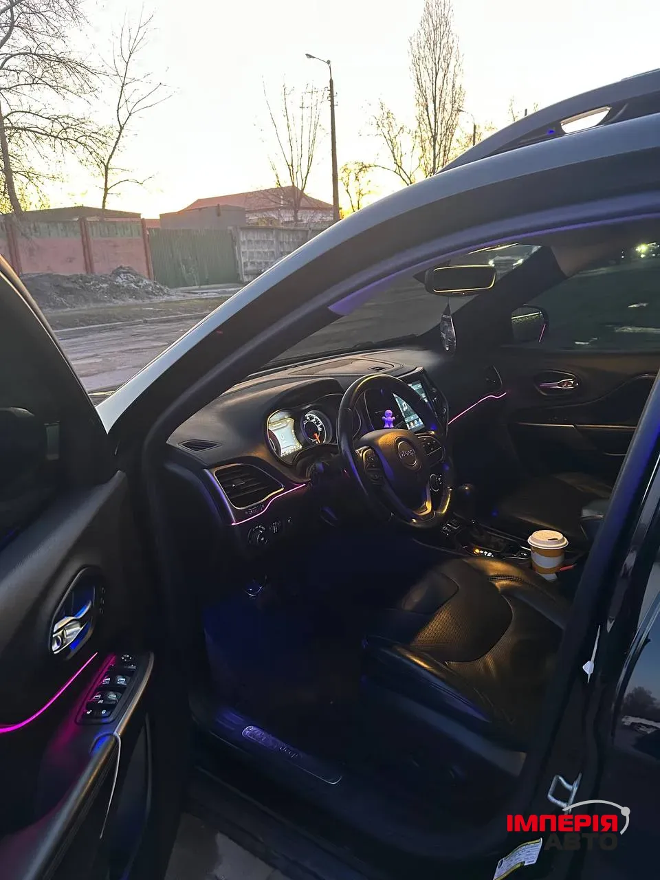 Jeep Cherokee - фото 8