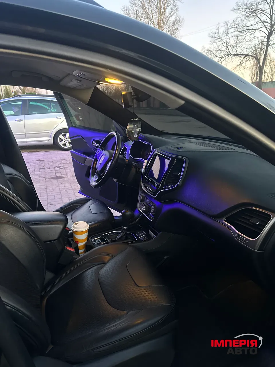 Jeep Cherokee - фото 15