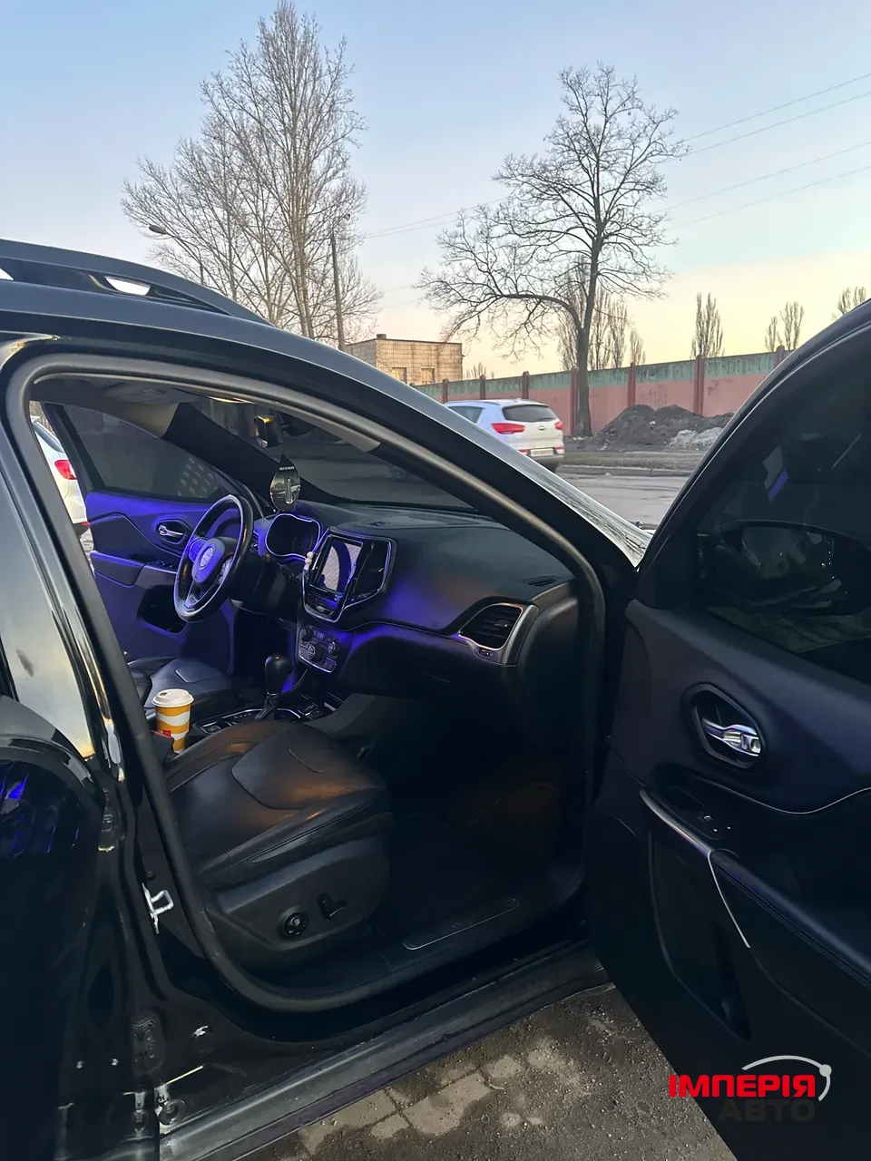 Jeep Cherokee - фото 7