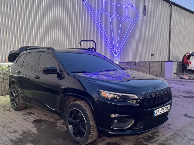 Jeep Cherokee - фото 1