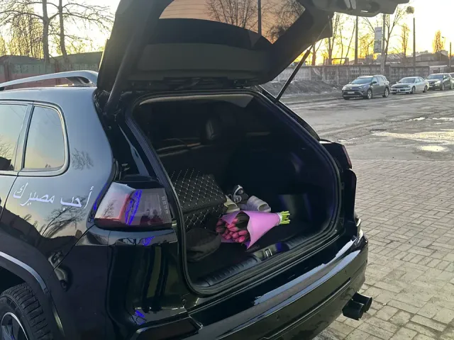 Jeep Cherokee - фото 5