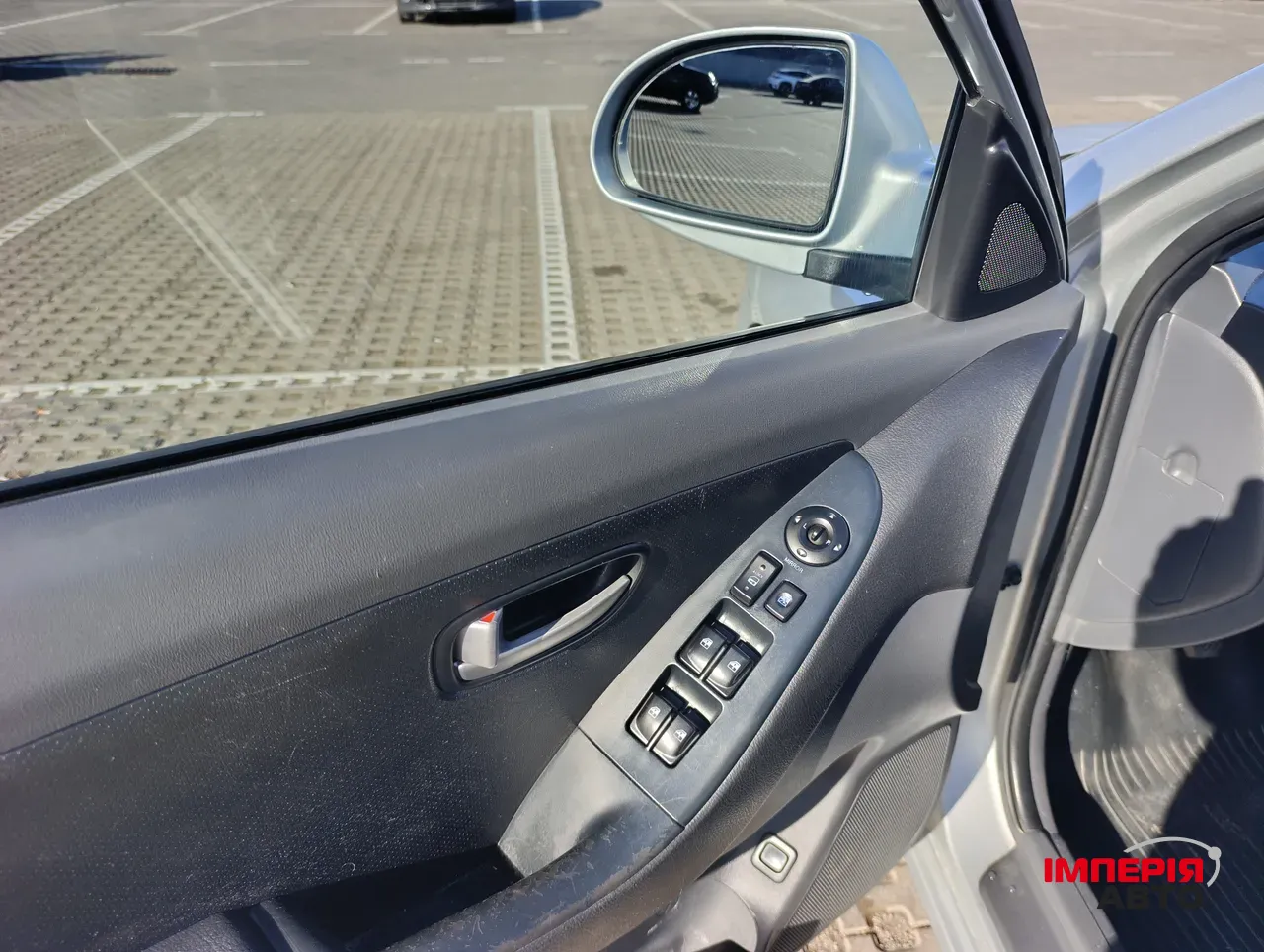 Hyundai Elantra - фото 11