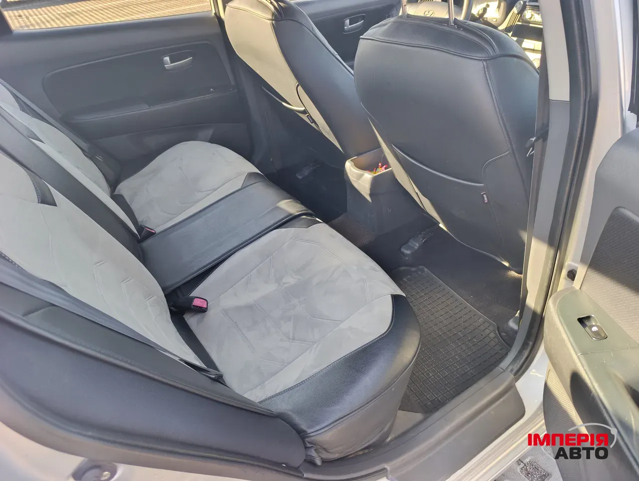 Hyundai Elantra - фото 9