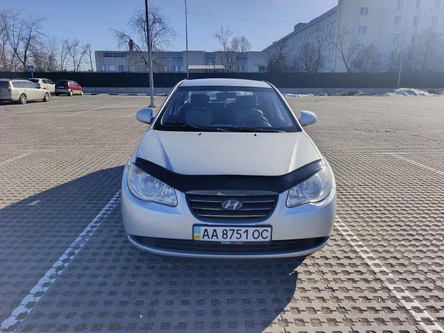 Hyundai Elantra - фото 5