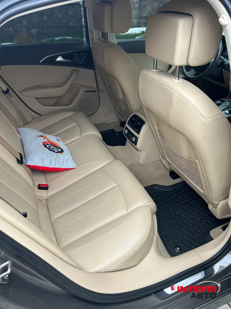 Audi A6 - фото 8