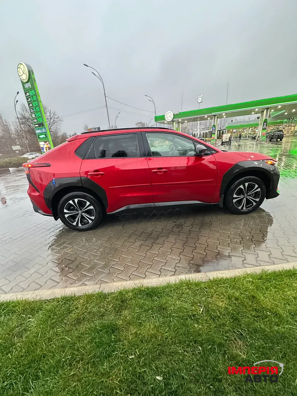 Toyota bZ4X - фото 4