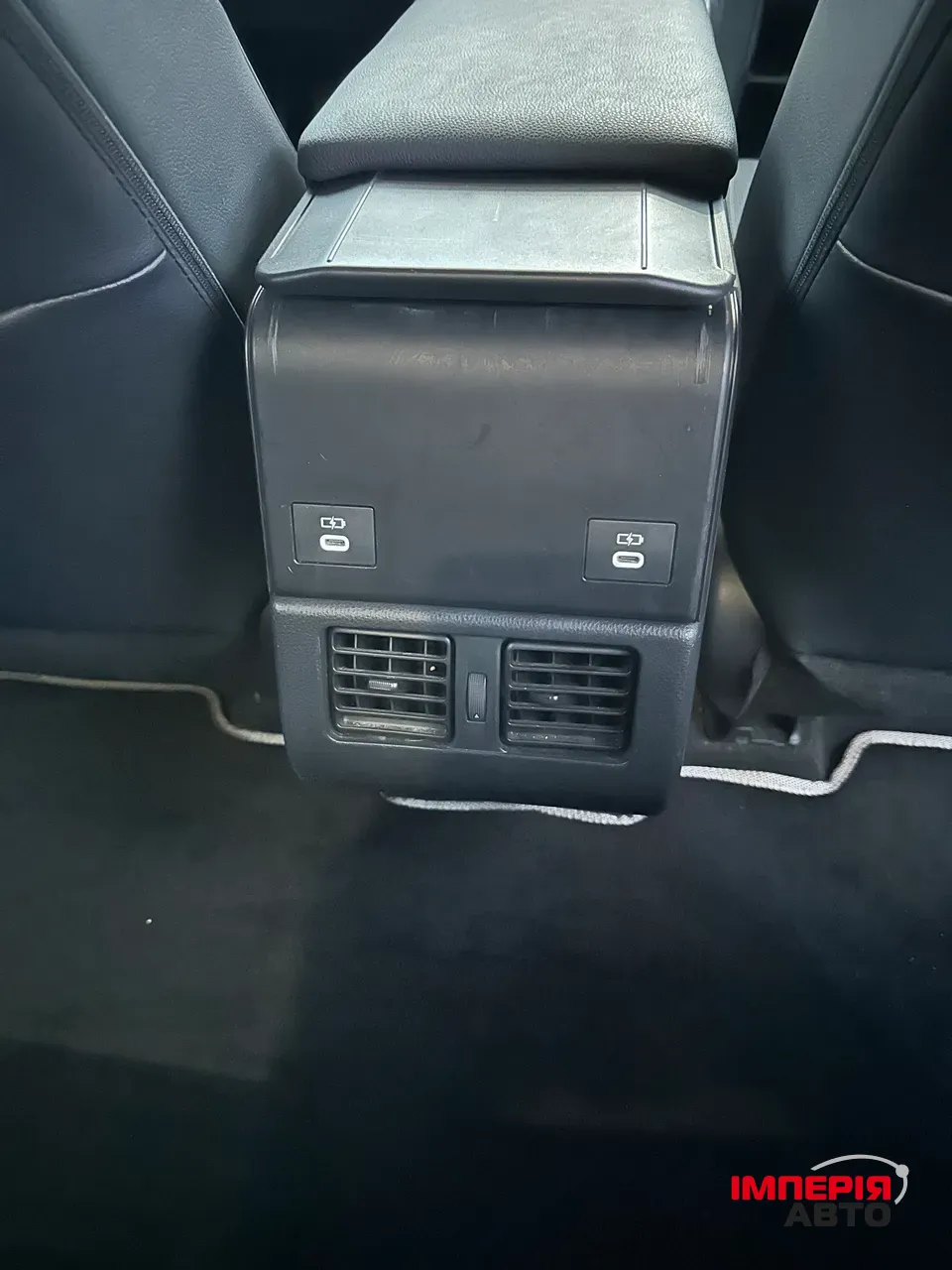 Toyota bZ4X - фото 11