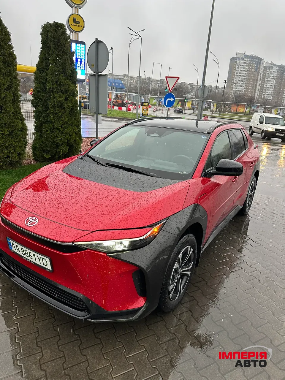 Toyota bZ4X - фото 1