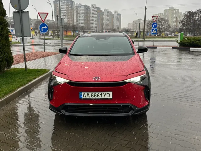 Toyota bZ4X - фото 2