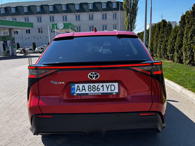 Toyota bZ4X - фото 5