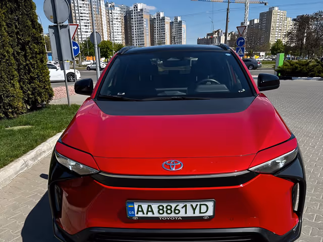 Toyota bZ4X - фото 1