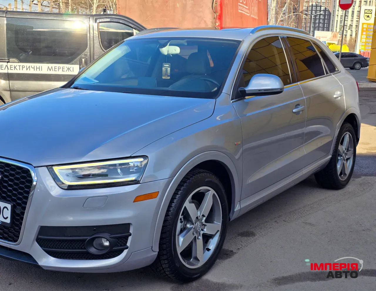 Audi Q3 - фото 16