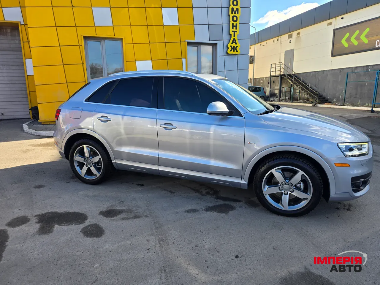 Audi Q3 - фото 14