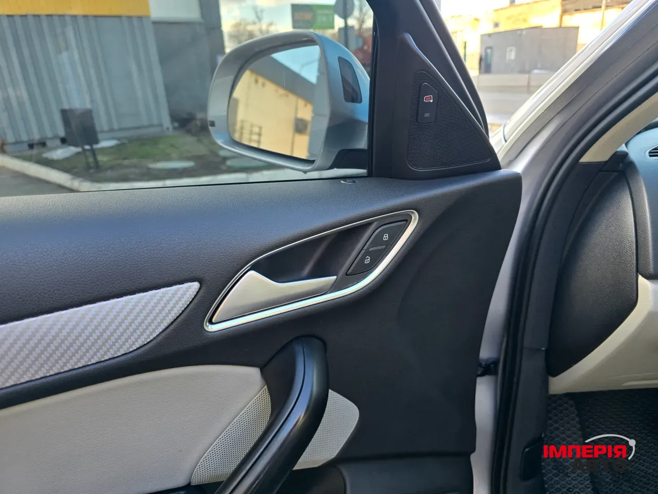 Audi Q3 - фото 12