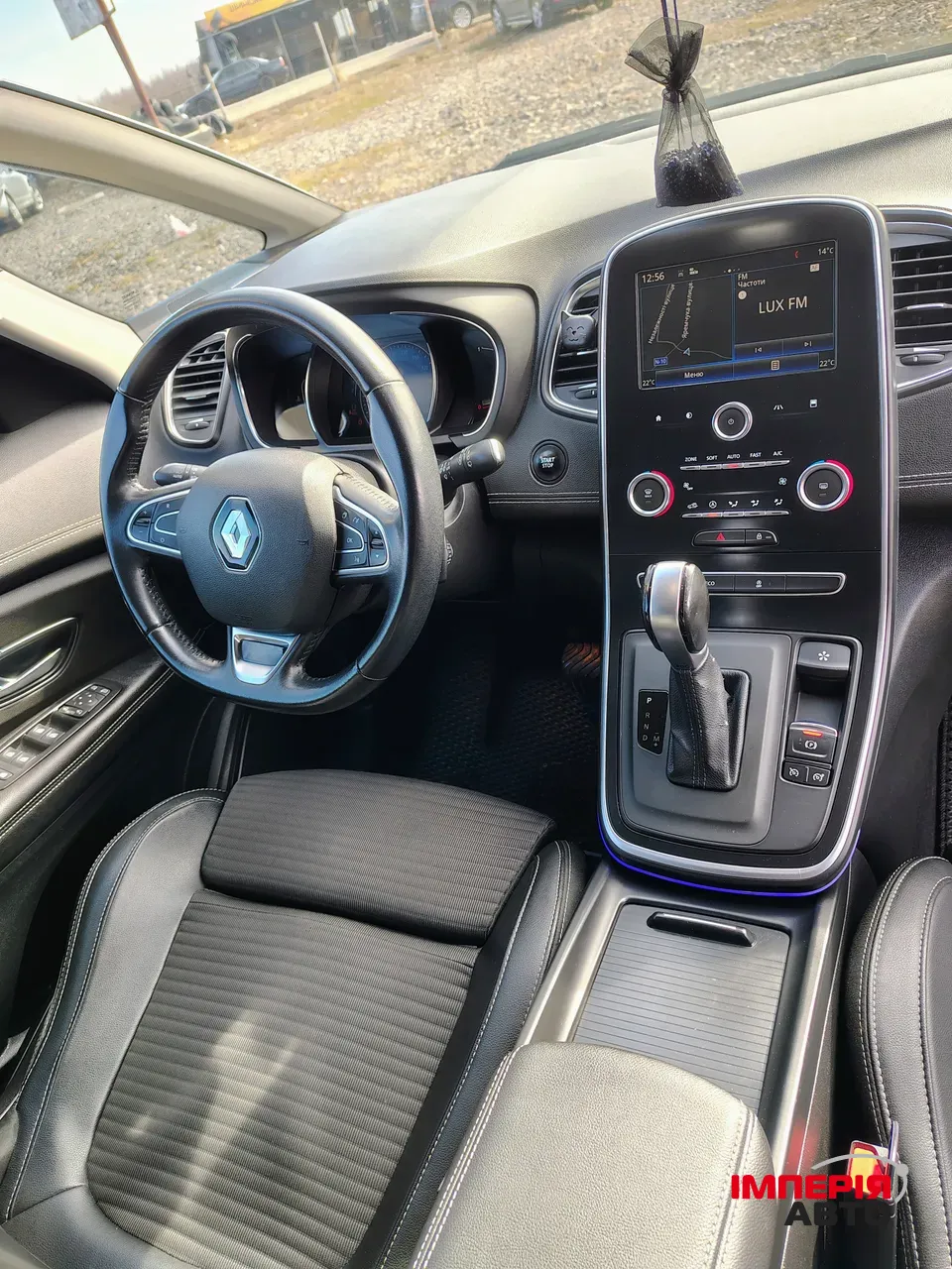 Renault Scenic - фото 15