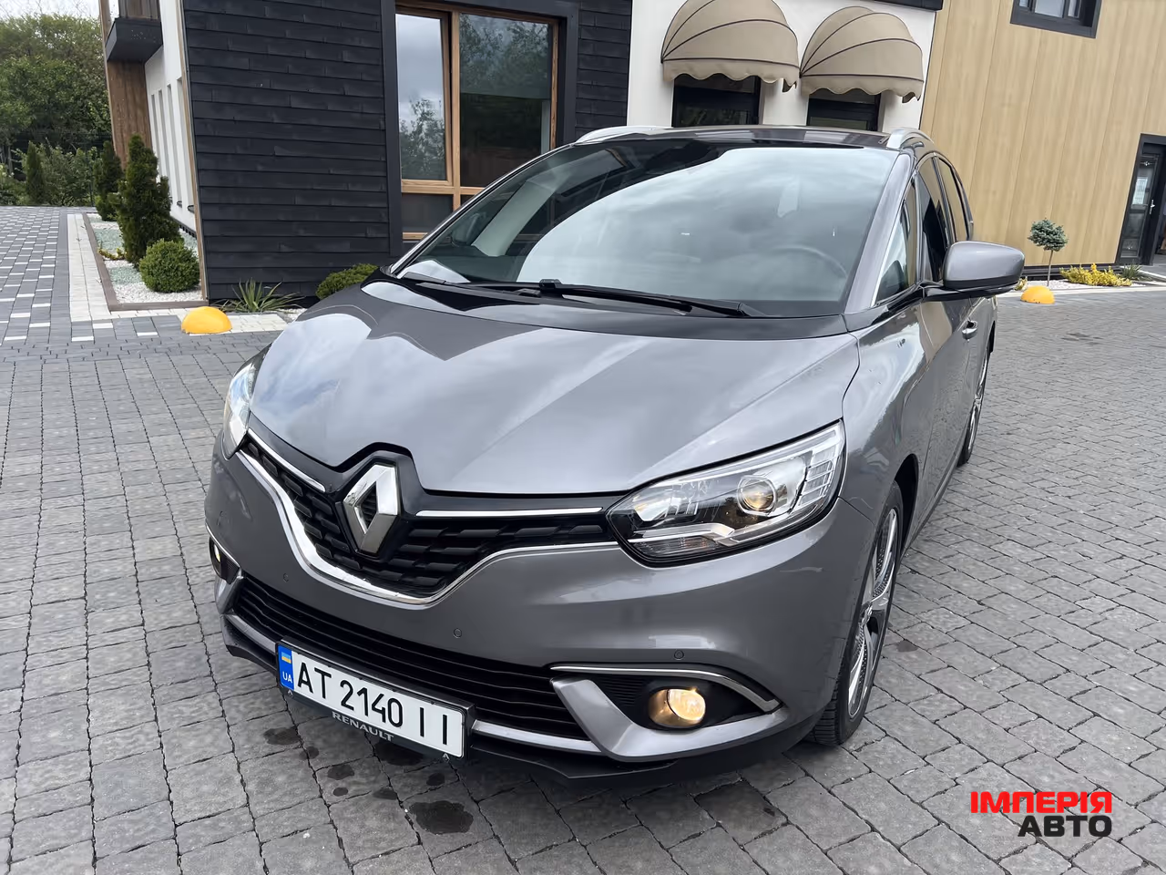 Renault Scenic - фото 16