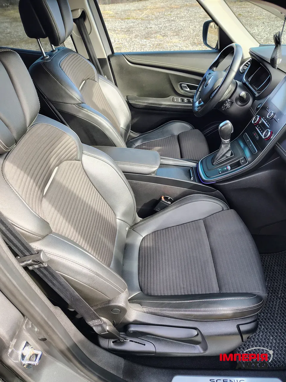 Renault Scenic - фото 16