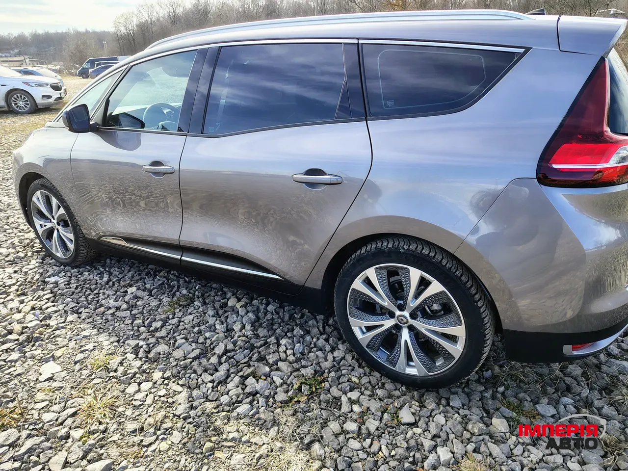 Renault Scenic - фото 9