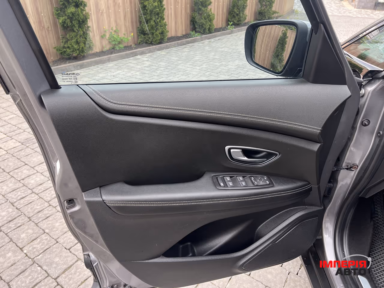 Renault Scenic - фото 21