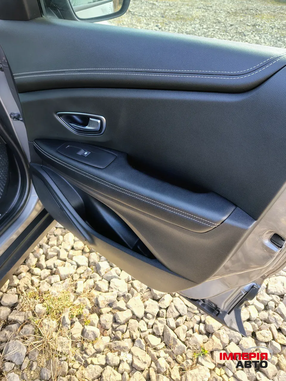 Renault Scenic - фото 18