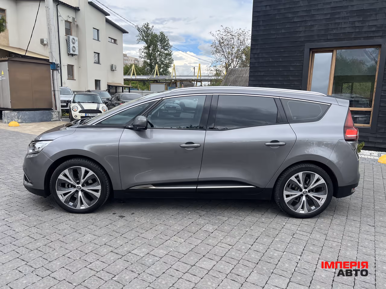 Renault Scenic - фото 15