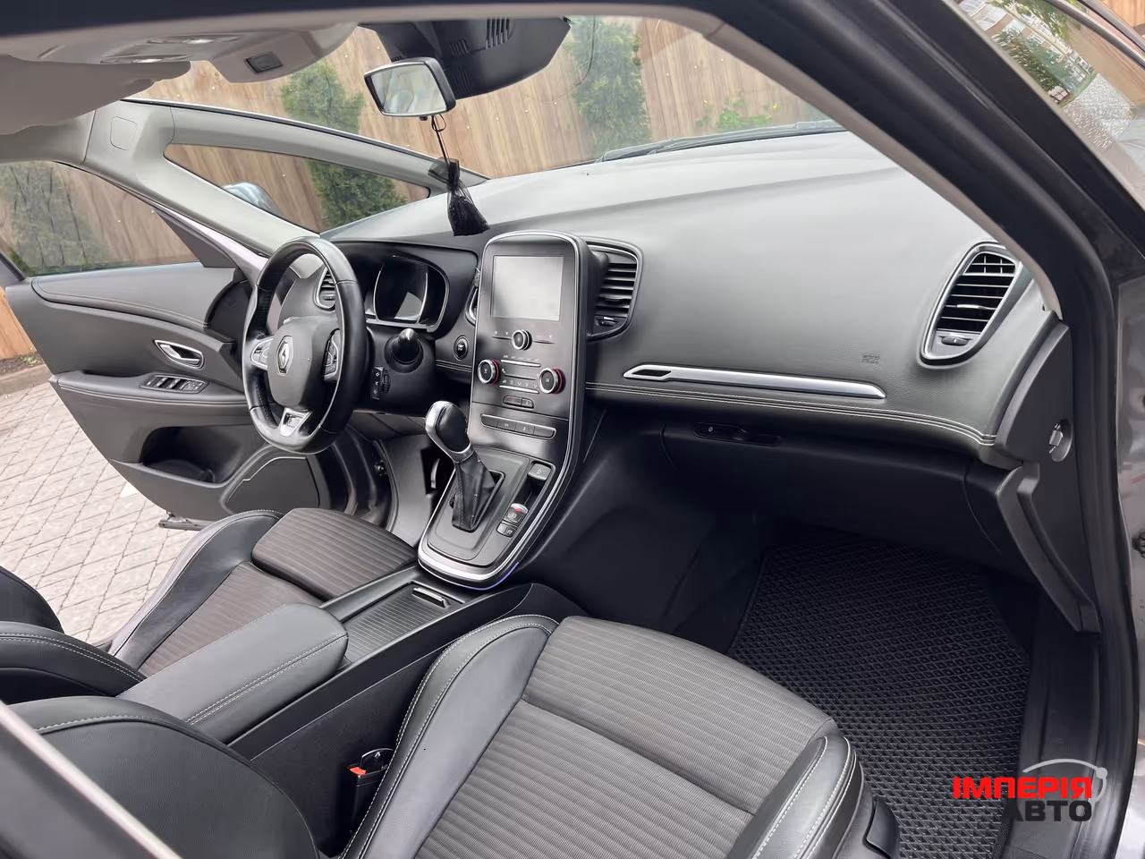 Renault Scenic - фото 23